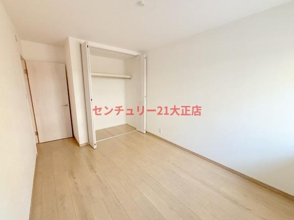 鶴町3丁目貸家の洋室