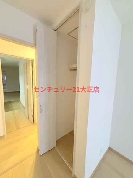 鶴町3丁目貸家の洋室
