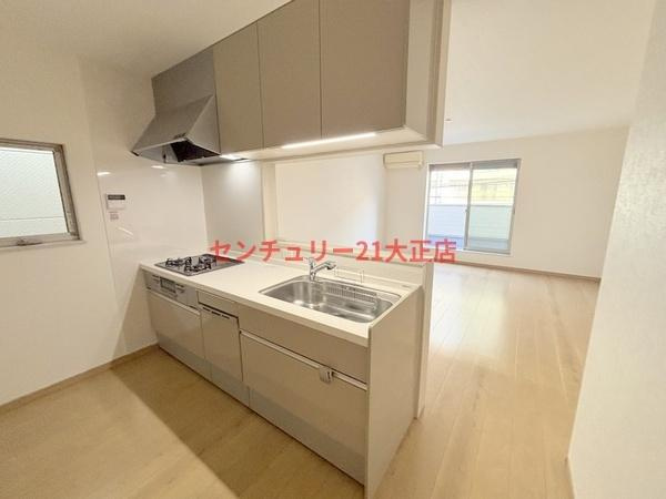 鶴町3丁目貸家の居間・リビング
