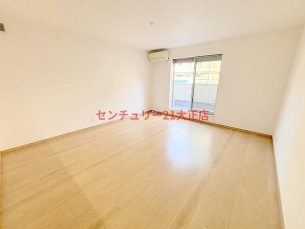 鶴町3丁目貸家の居間・リビング