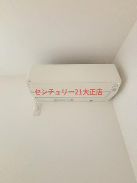 鶴町3丁目貸家の洋室