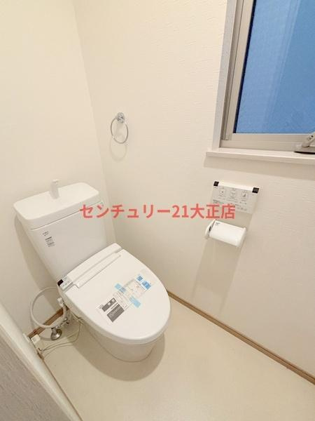 鶴町3丁目貸家のトイレ