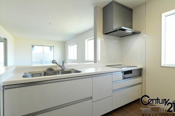 リーブルガーデン檜垣町 ／新築一戸建の内観：施工例|■家族とのコミュニケーションがとりやすい人気のカウンターキッチン！■