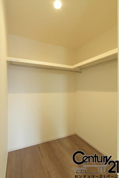 リーブルガーデン外山 １号棟 ／新築一戸建の内観：施工例|■広々としたＷＣＬを完備！大きな荷物も楽々収納！■