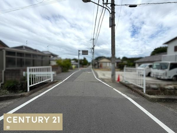 和歌山市口須佐　中古戸建の前面道路含む現地写真