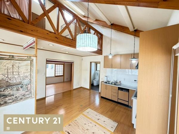 和歌山市鳴神　中古戸建の居間・リビング
