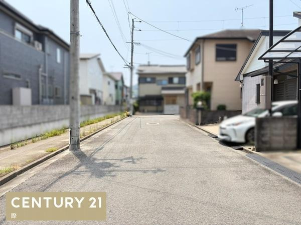 和歌山市鳴神　中古戸建の前面道路含む現地写真