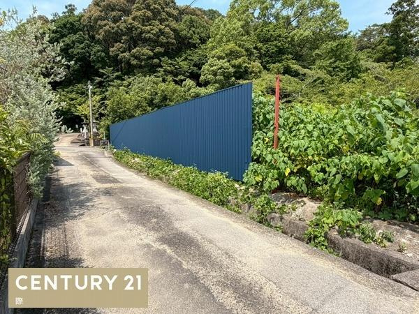 海南市小野田　土地の前面道路含む現地写真