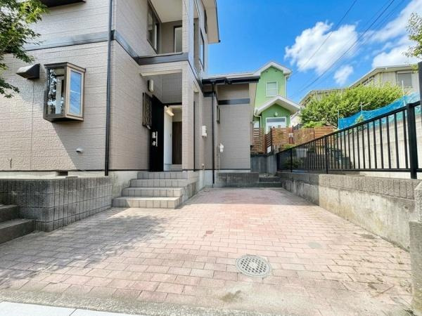藤沢市大鋸の中古一戸建の駐車場