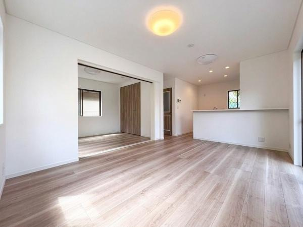 藤沢市大鋸の中古一戸建の居間・リビング