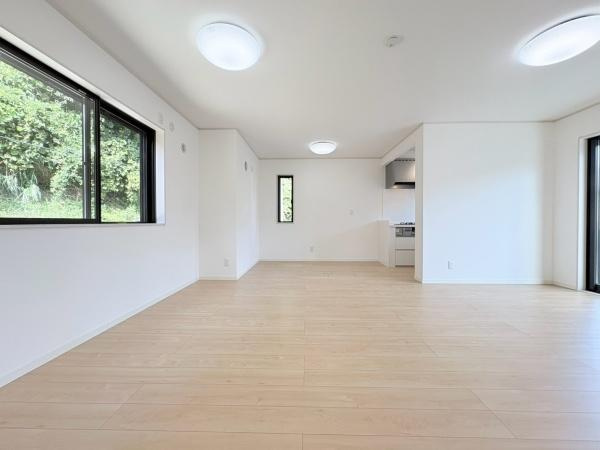 鎌倉市関谷の中古一戸建の居間・リビング