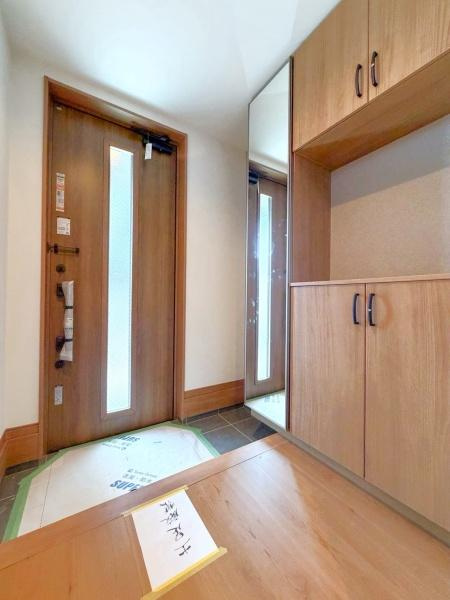 横浜市金沢区富岡東１丁目の新築一戸建の玄関