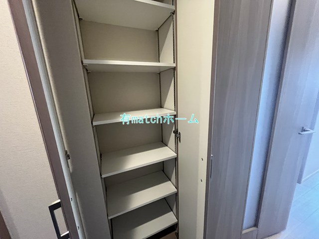 スプランディッド難波Ⅶ　塩草立葉小学校区の収納