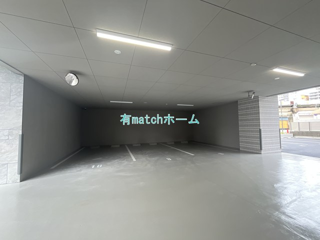 スプランディッド難波Ⅶ　塩草立葉小学校区の駐車場