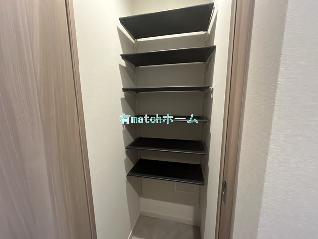 スプランディッド難波Ⅶ　塩草立葉小学校区の収納