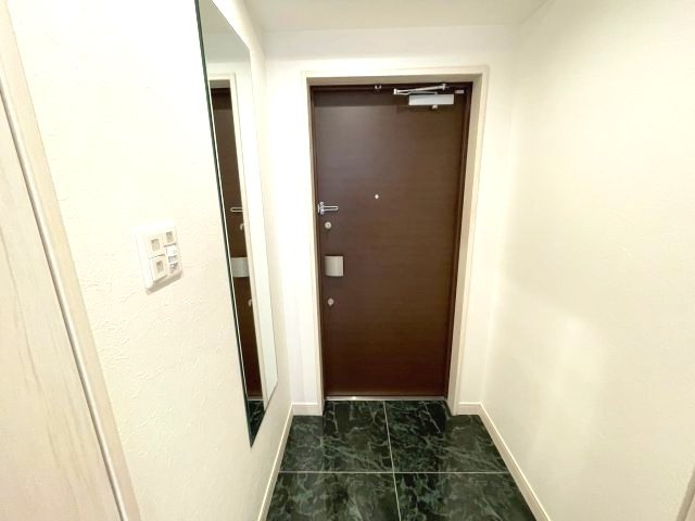 プレジオ本町の玄関