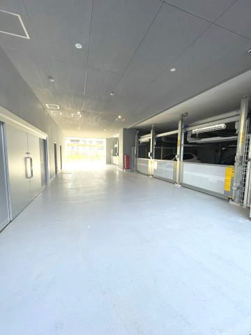 TOPAZ江坂の駐車場