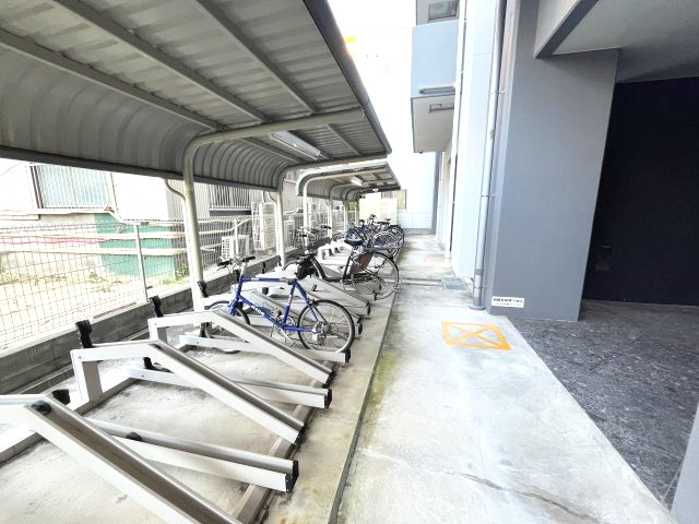 Fortuney江坂Ⅰの駐車場