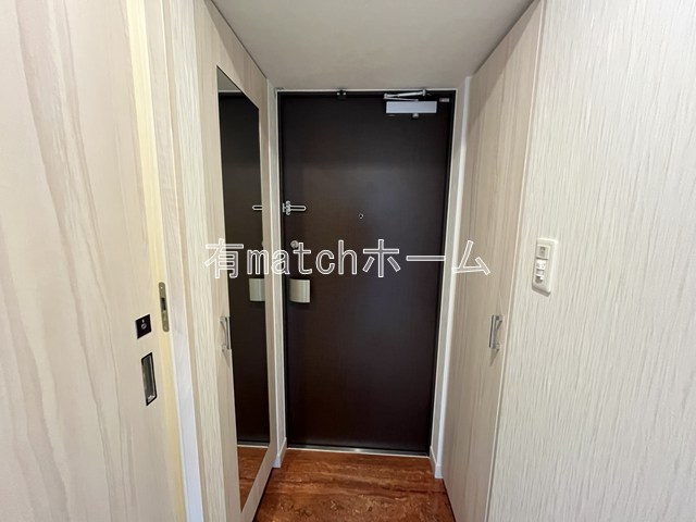 レオングラン本町橋の玄関|反転のお写真となっております。
間取り図を参照ください。