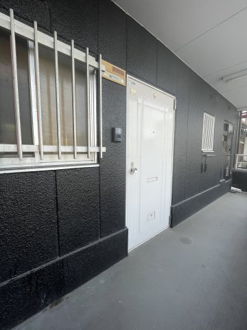 梶町マンションの玄関