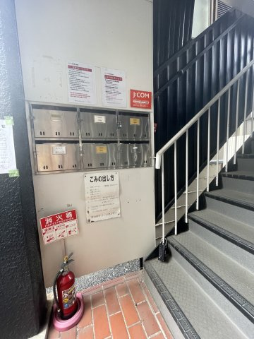 梶町マンションのエントランス