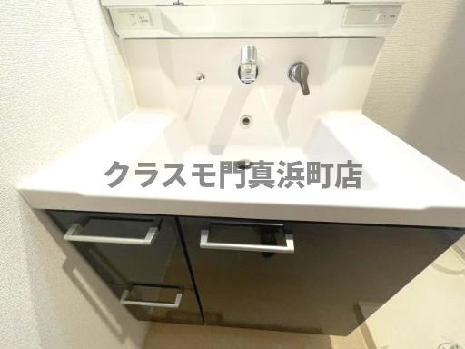 シャトーエレガントの独立洗面台