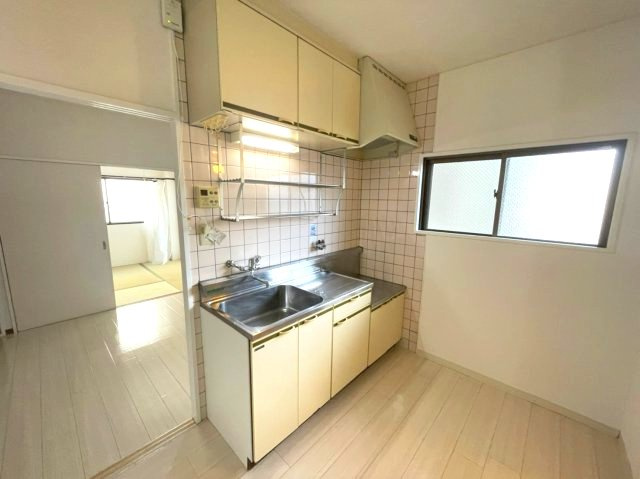 オオバハイツのキッチン|イメージとして同マンション他部屋を表示しています