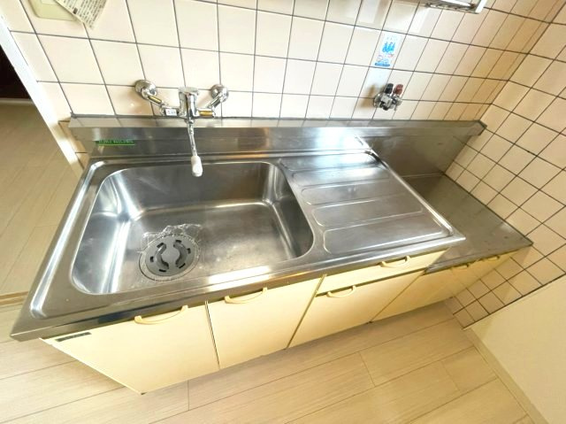 オオバハイツのキッチン|イメージとして同マンション他部屋を表示しています