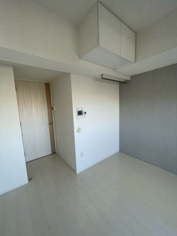 セレニテ江坂ルフレの居間・リビング