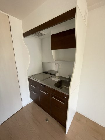セレニテ江坂ルフレのキッチン|イメージとして同建物他部屋を表示しています