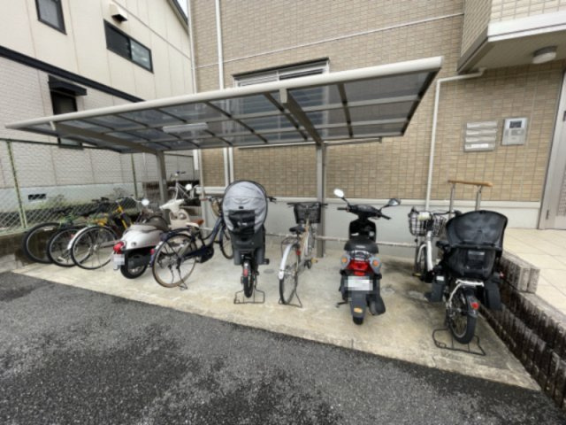 グランドゥール畷の駐車場|間取り図を参照してください
