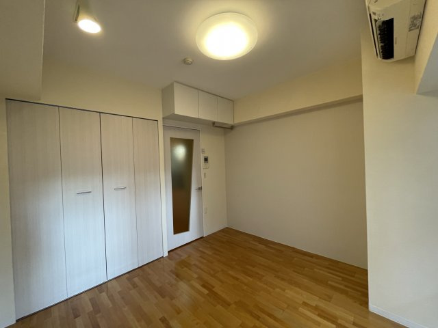 SERENiTE江坂四番館の居間・リビング|(参考)同マンション同間取り他部屋の写真