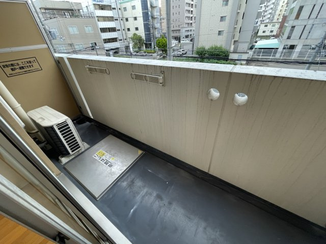 SERENiTE江坂四番館のバルコニー|(参考)同マンション同間取り他部屋の写真