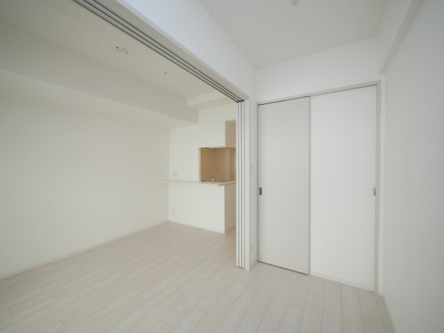 MAXIV CROS 江坂の居間・リビング