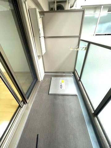 アーデンタワー本町イーストのバルコニー|(参考)同マンション別間取り他部屋の写真（間取り図が正）