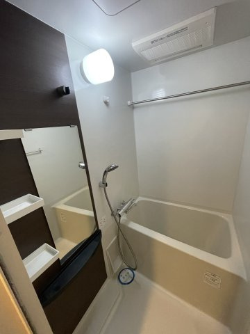 アーデンタワー本町イーストの浴室|(参考)同マンション別間取り他部屋の写真（間取り図が正）