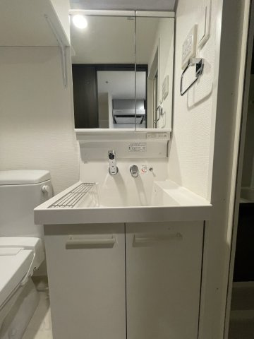 アーデンタワー本町イーストの独立洗面台|イメージとして同建物他部屋を表示しています