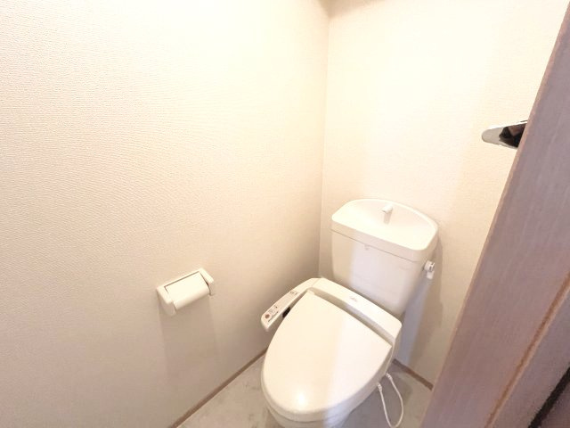オーシャンコートTのトイレ|イメージとして同建物他部屋を表示しています