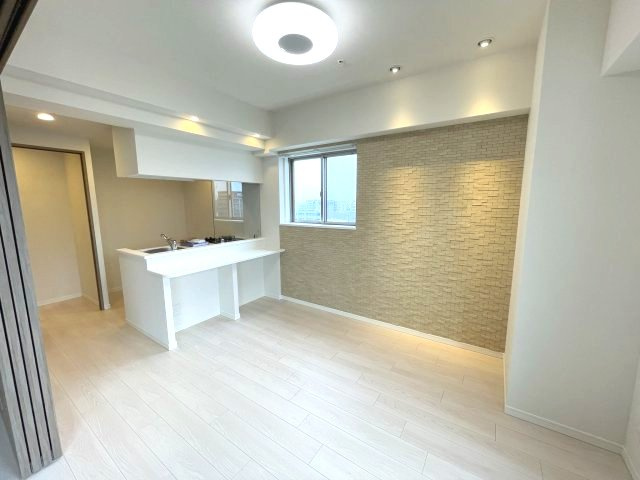 スプランディッド江坂駅前の居間・リビング