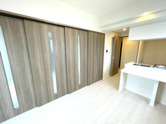 スプランディッド江坂駅前の居間・リビング