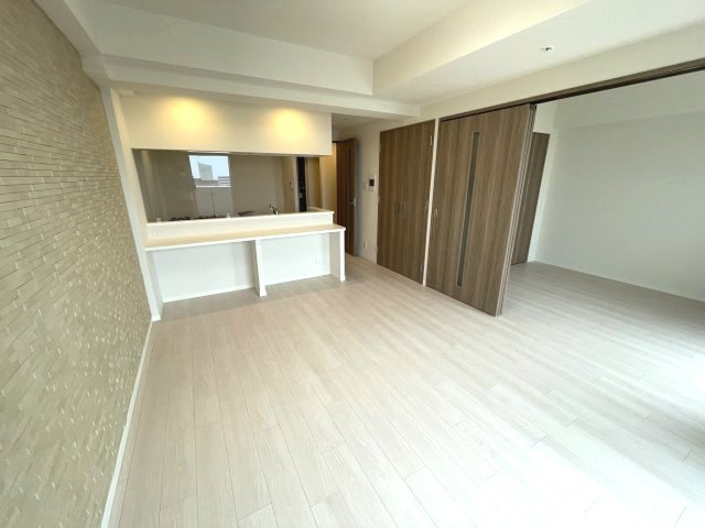 スプランティッド江坂駅前の居間・リビング