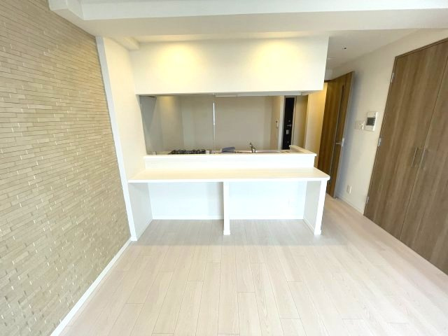 スプランティッド江坂駅前の居間・リビング