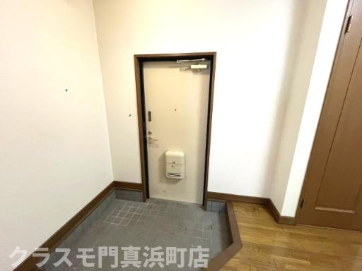 ドミシル並川の玄関