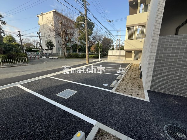 GROOVE豊中レジデンスの駐車場