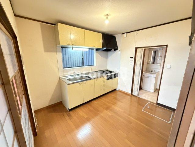 須山町戸建の居間・リビング