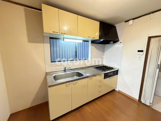 須山町戸建のキッチン