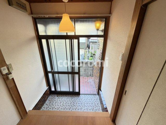 須山町戸建の玄関