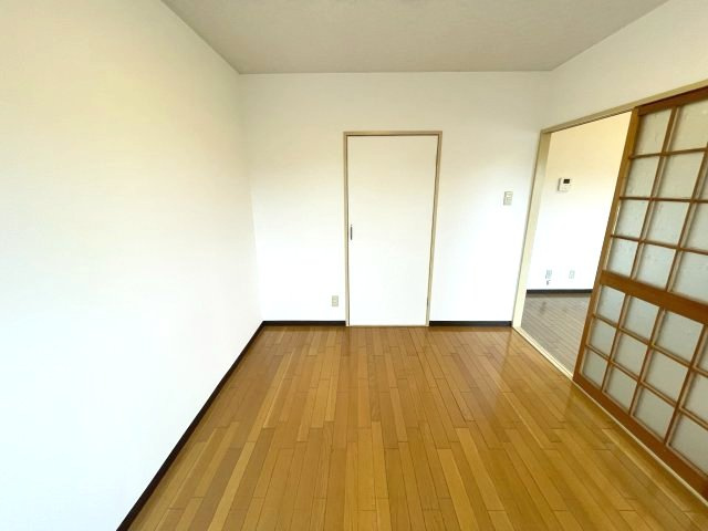 シャルマン星田の洋室