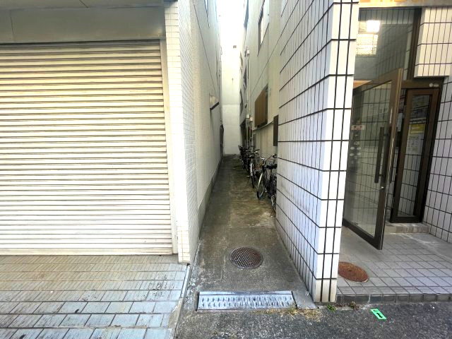ホワイトハイツの駐車場
