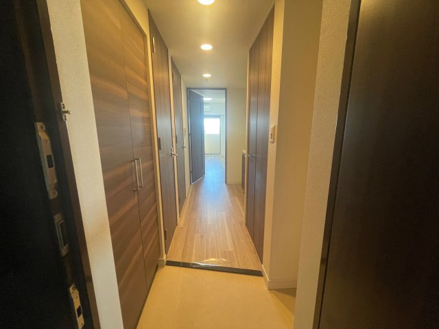 ディームス江坂の玄関